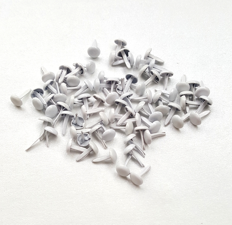 قصاصات معدنية بيضاء لسكرابوكين - مراجعة Papercraft Supply Invitation وسعره